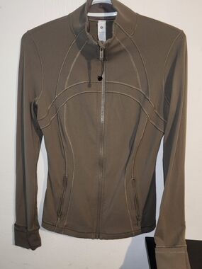 Lululemon Define Jacket Size 8 – Olive/Taupe – Gently Worn